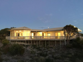 White Sands Holiday Retreat, Pelican Lagoon